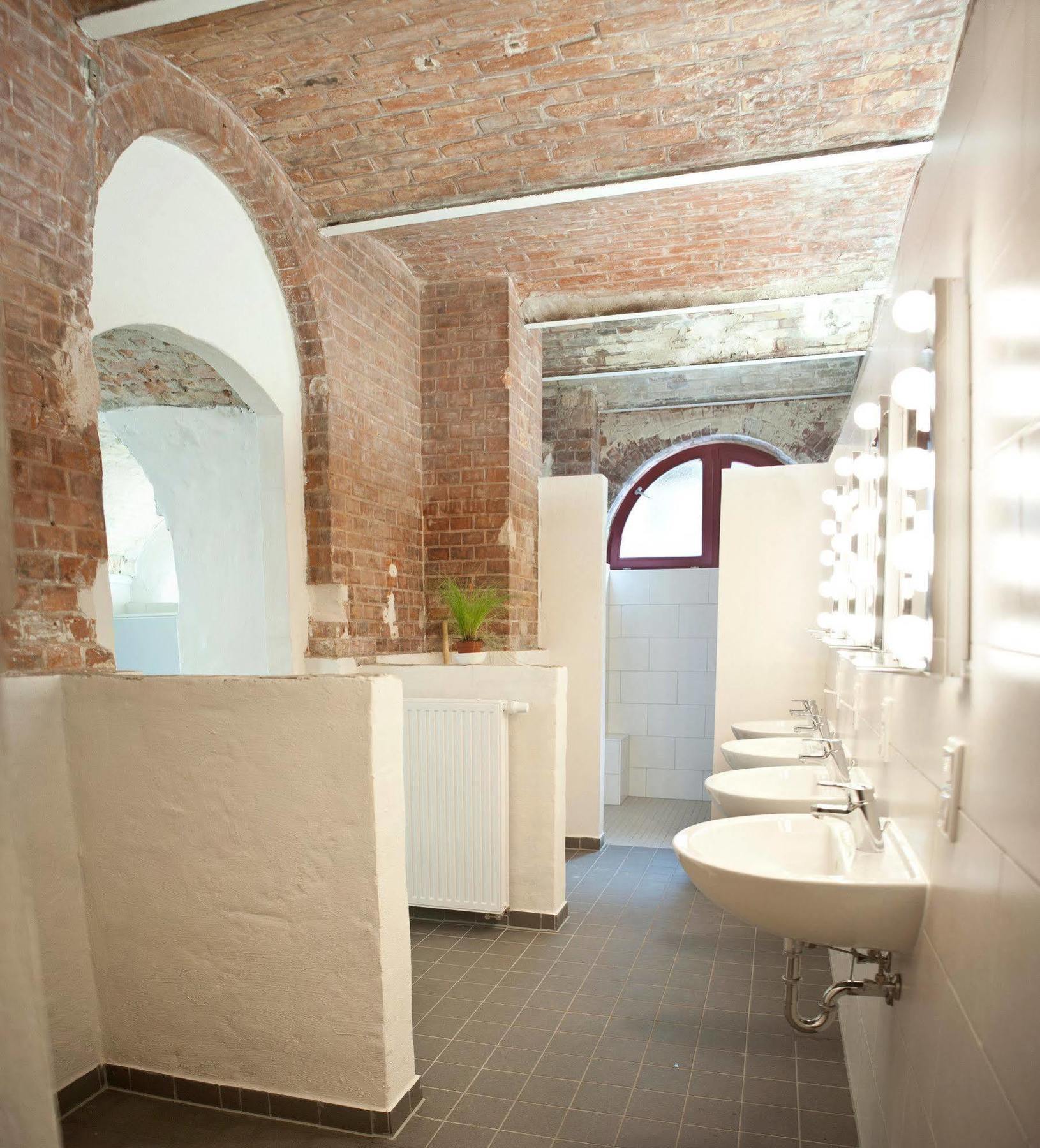 Subraum Hostel Росток Екстер'єр фото